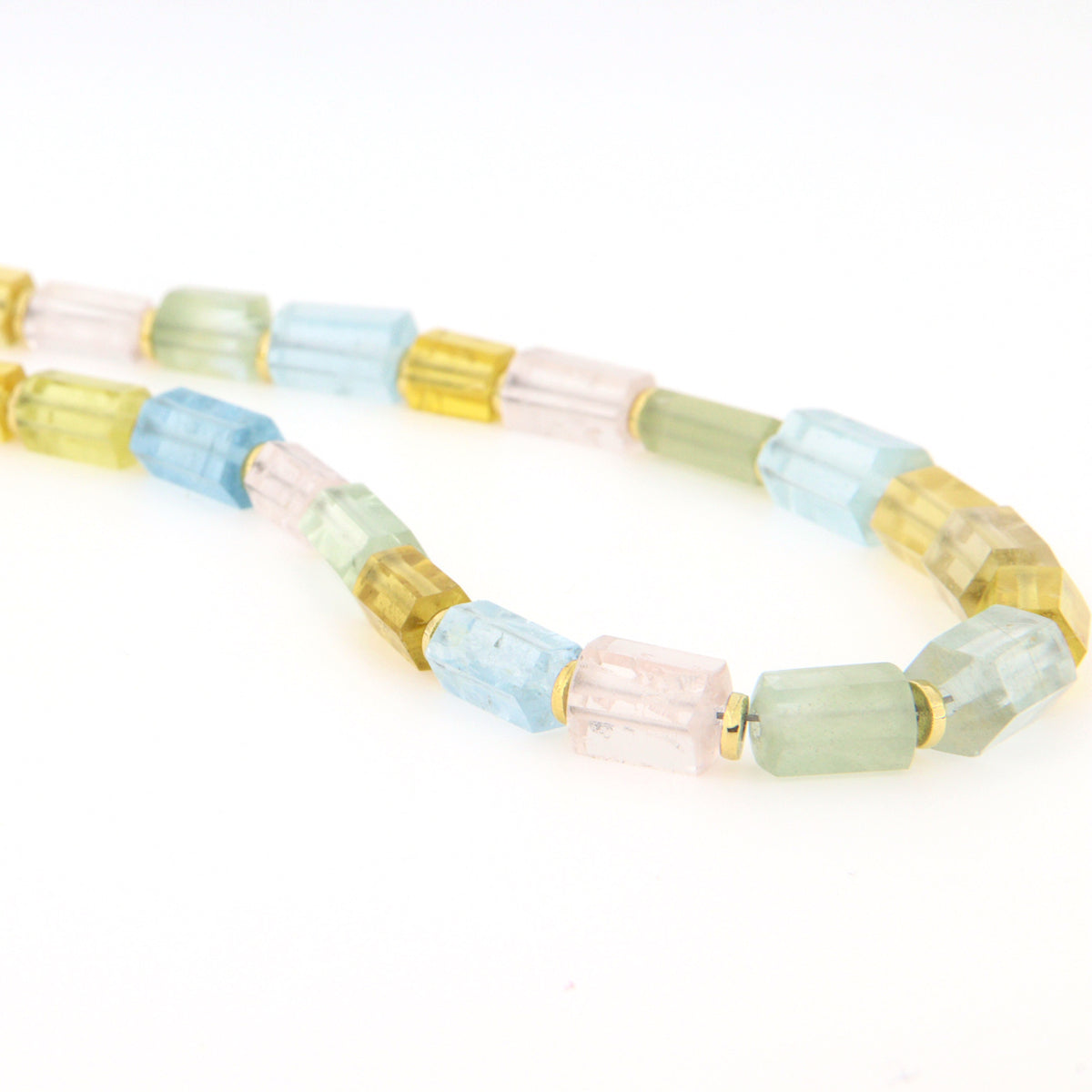 Collier aus Beryllen mit goldenem S-Haken