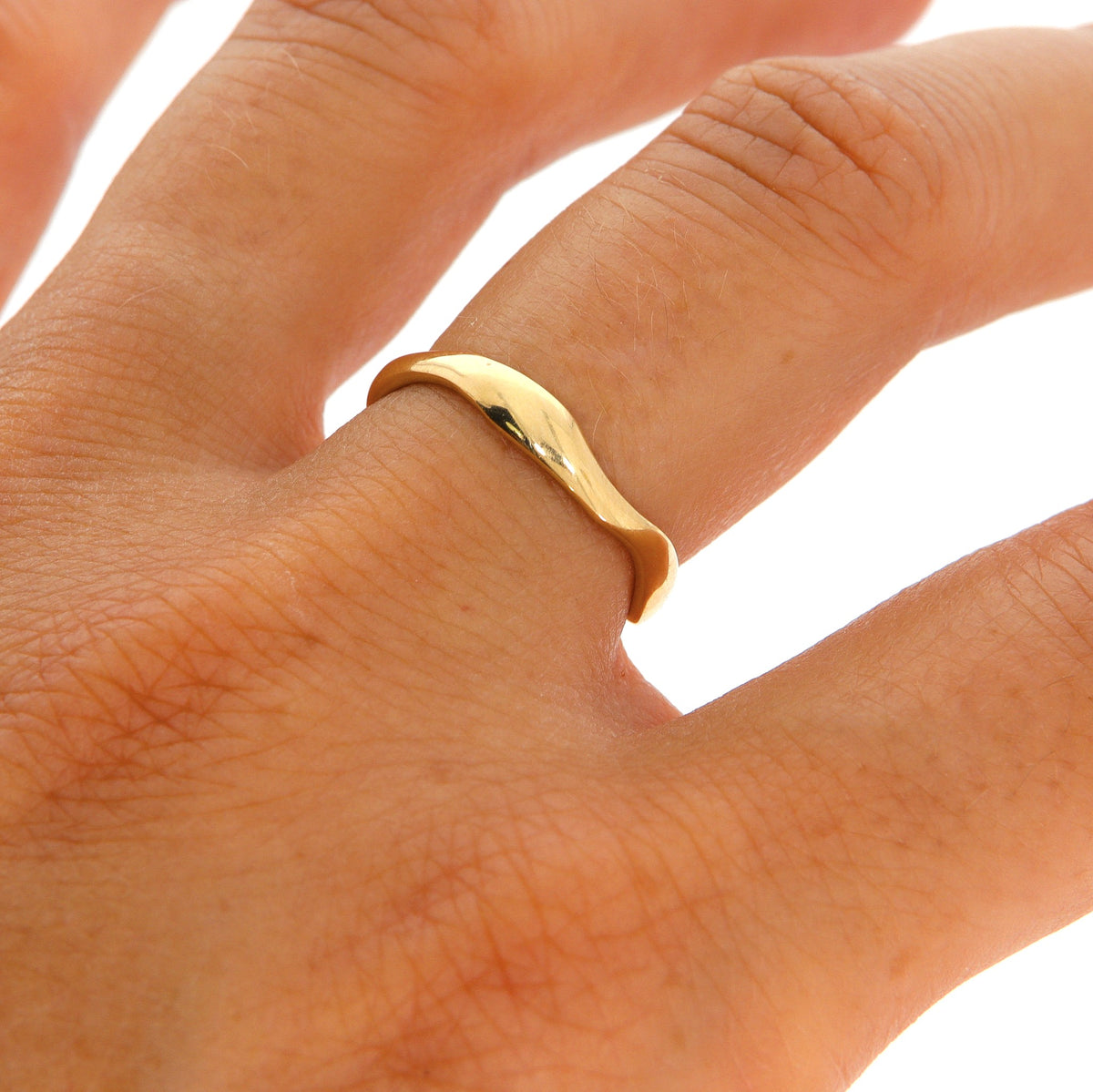 Organischer Goldring breit