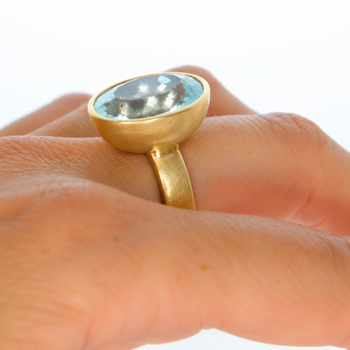 Goldring mit Aquamarin 11,54 ct